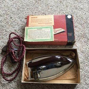 Samson Fold Away Travel Iron